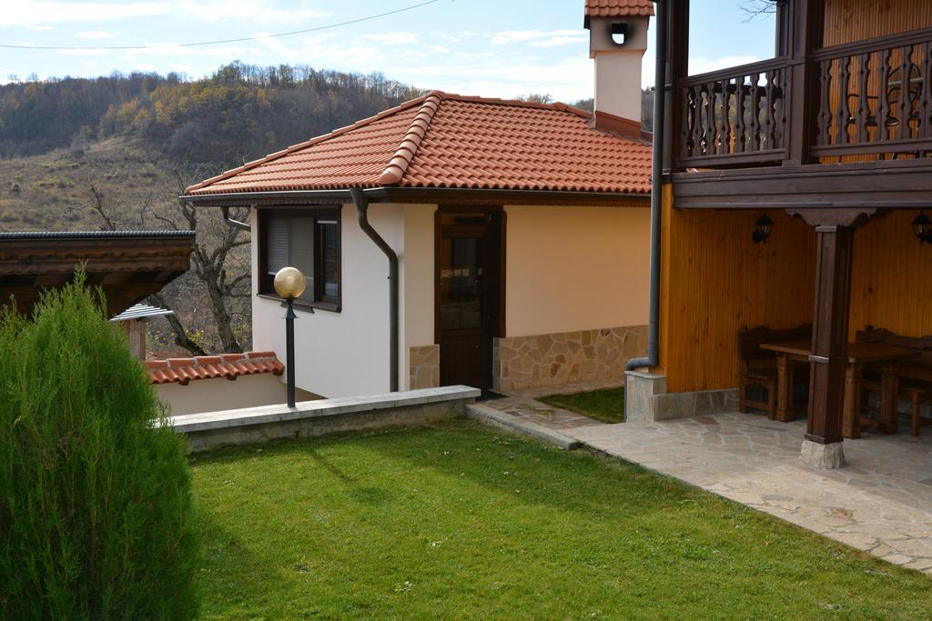 Готель Sinabovite Houses Badevtsi Екстер'єр фото