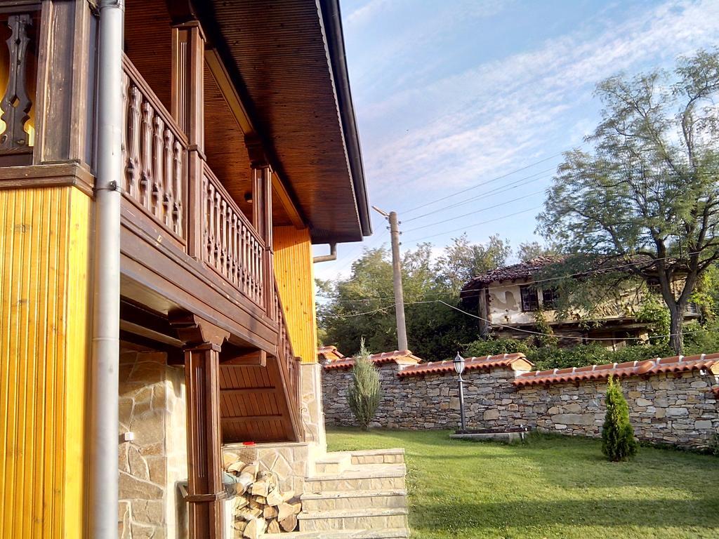 Готель Sinabovite Houses Badevtsi Екстер'єр фото