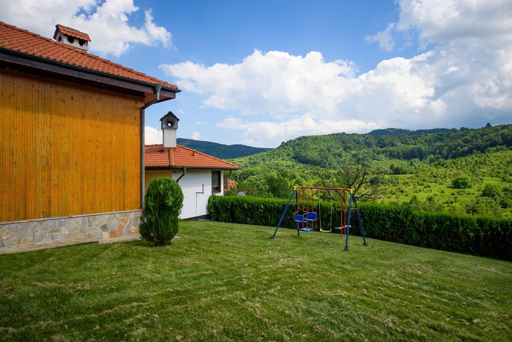Готель Sinabovite Houses Badevtsi Екстер'єр фото